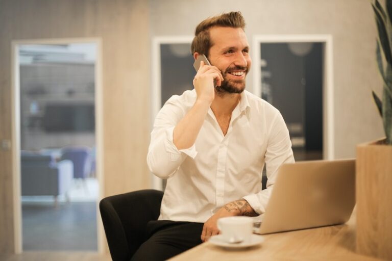 Hombre telefono ejecutivo trabajo